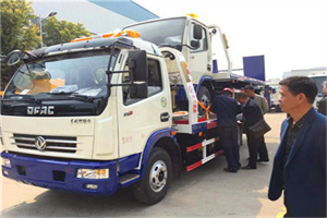 凭祥汽车道路救援拖车价格